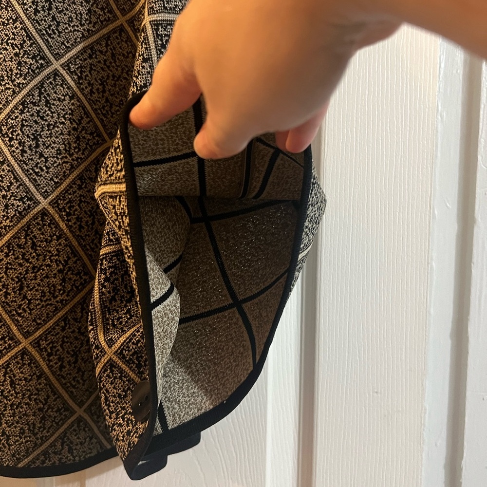 Reversible Cape - image 8